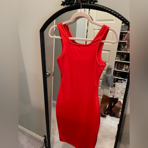 Bodycon dress,redorange, midi length lower back, cinched waist,stretchy material - Picture 2 of 2